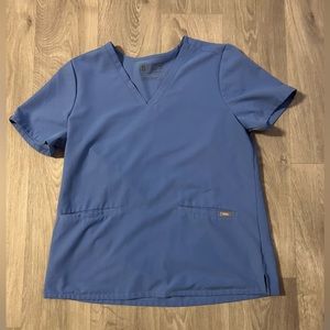 Figs Women’s ceil blue Casma three-pocket scrub top!  Size Large!